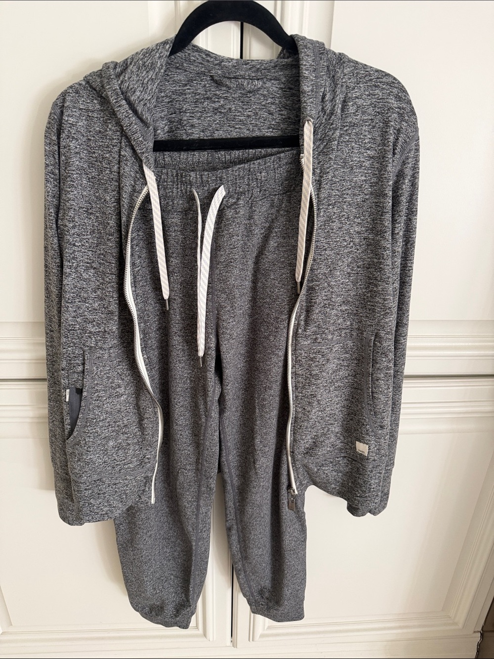 Women’s Vuori Heather Gray Hooded jacket and drawstring sweat outfit